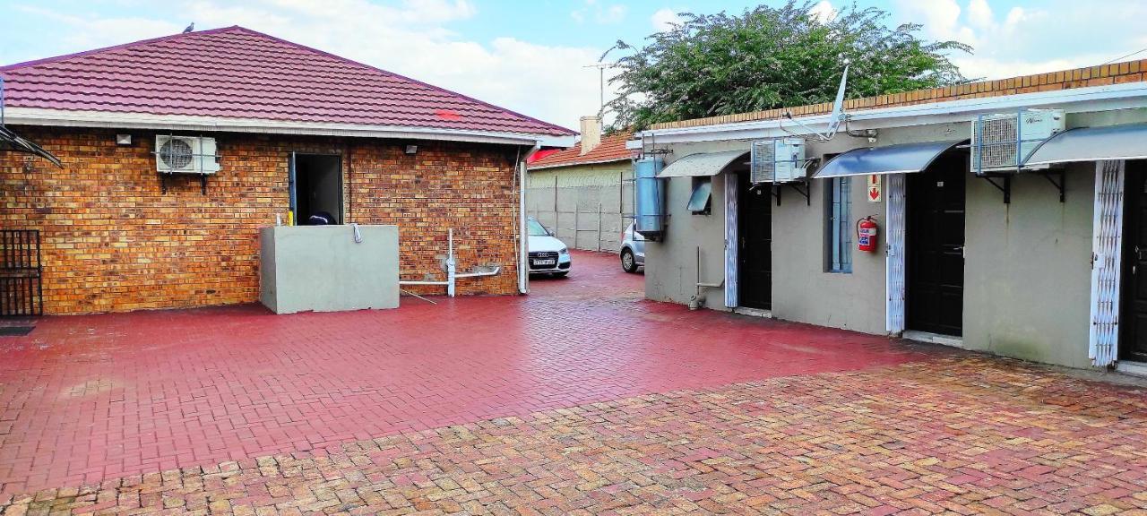 Sir Pinto Witbank